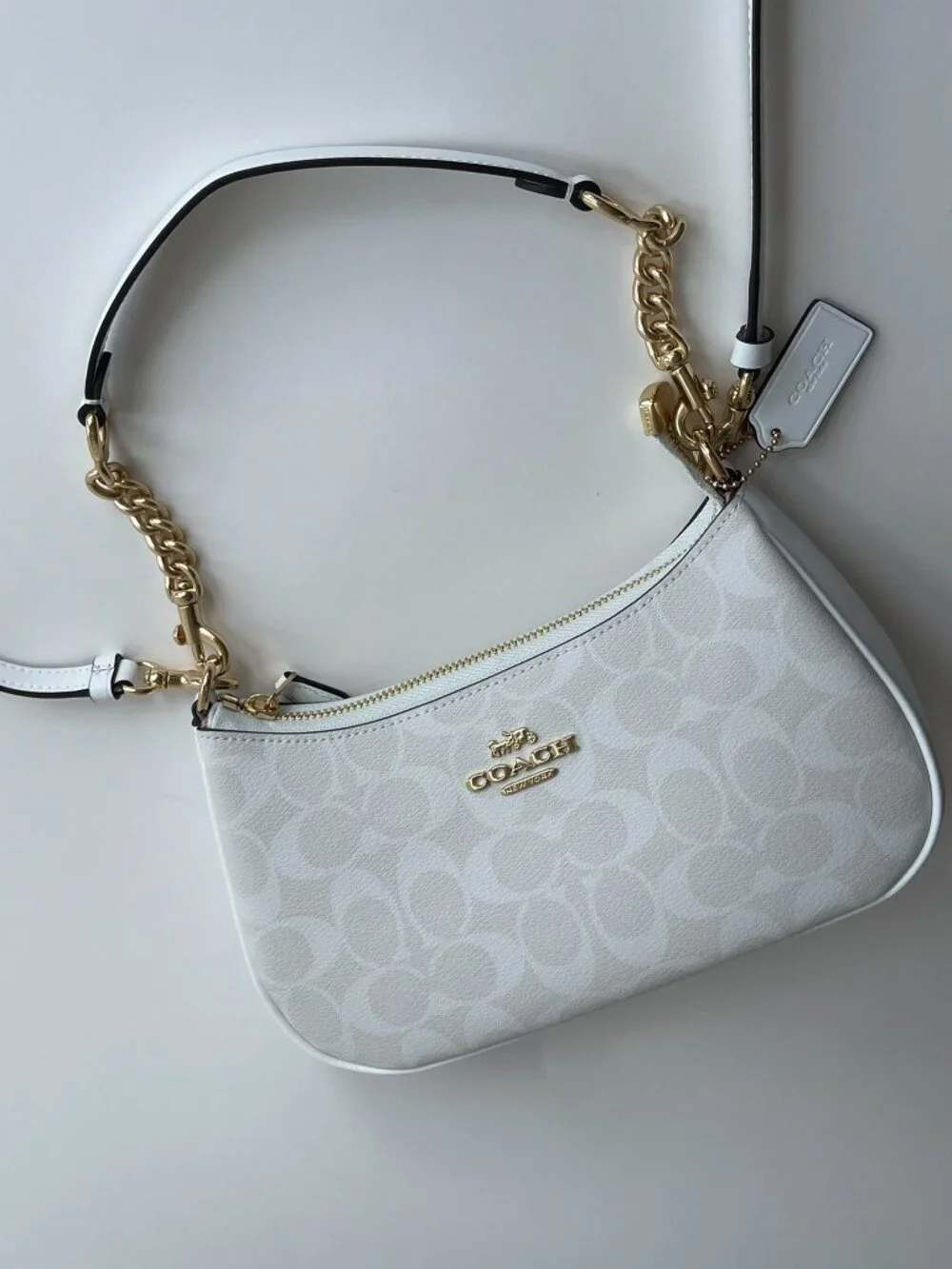 Coach Teri Shoulder Bag In Signature Canvas CA548